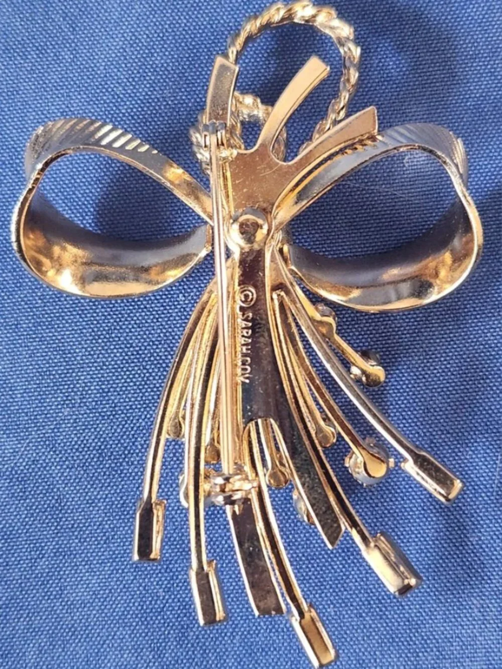 Vtg 1960's Sarah Coventry Signed Bow Brooch Pin Vogue Rhinestone Gold Tone MCM - Picture 10 of 14